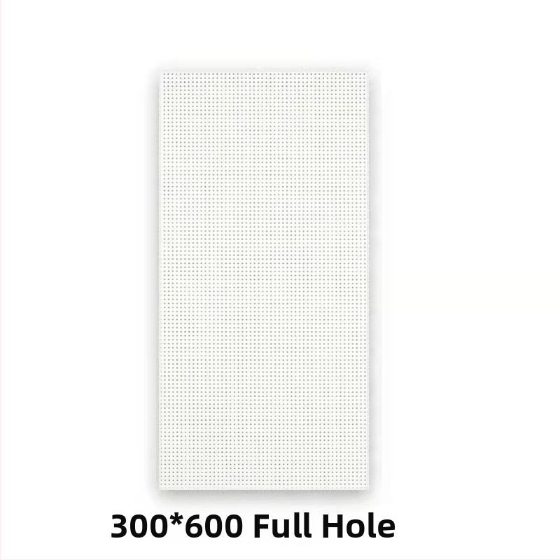 600x600 hliníkový panel stropu s perforáciou a mikrootvormi, pre integrované stropy, kancelárie, školy a továreň