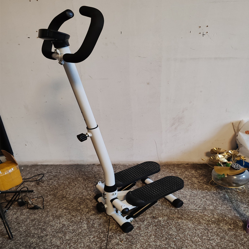 Állítható, többfunkciós kapaszkodóval ellátott otthoni lépcsőző – fitneszeszköz edzésekhez és hegymászáshoz