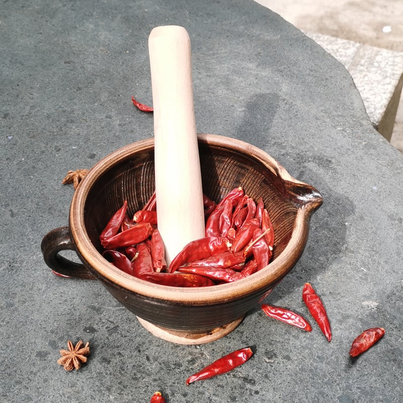 Kerámiából készült mozsár és törő, fokhagyma és chili zúzására, rizspasztához, teához és lótuszgyökérhez