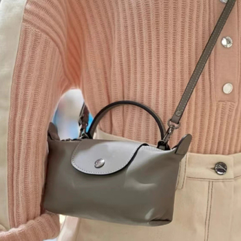 Mini PU dumpling torbica s jednom ručkom; može se nositi preko ramena ili kao crossbody; kompaktna ženska torbica za telefon i kozmetiku.