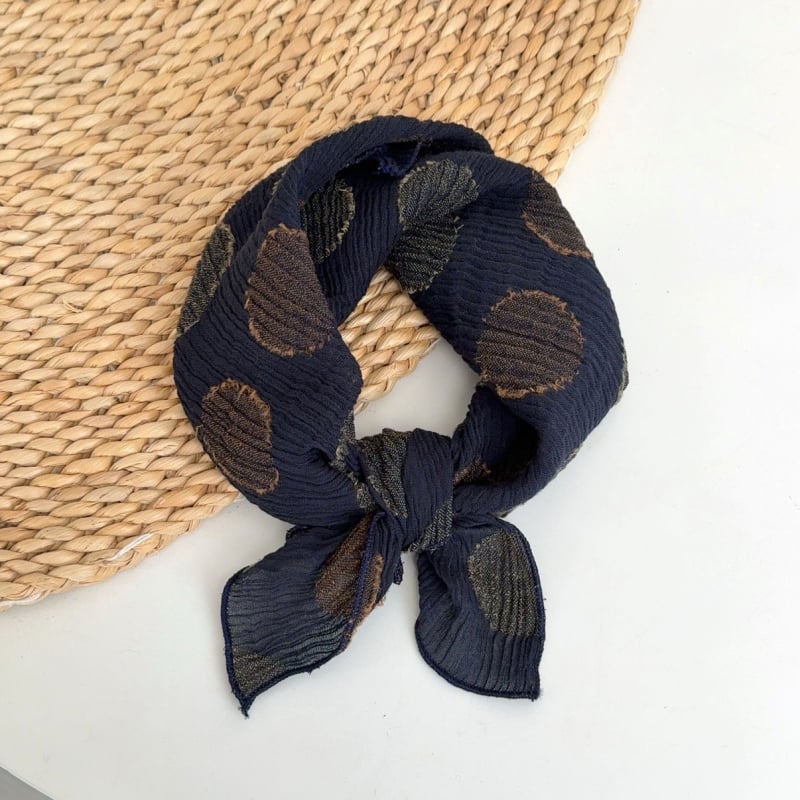 Tengerkék jacquard négyzet alakú sál, vékony és légáteresztő, női nyakvédő és fejkendő kiegészítő