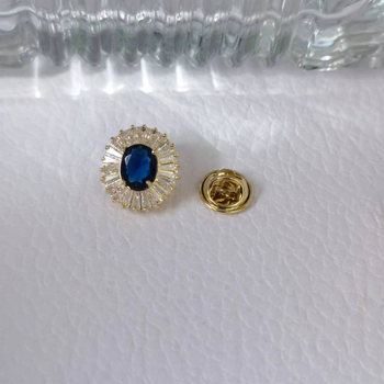 Ovratnički pin s mikrougrađenim cirkonima, minimalisticki i elegantan dodatak za košulju