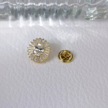 Ovratnički pin s mikrougrađenim cirkonima, minimalisticki i elegantan dodatak za košulju