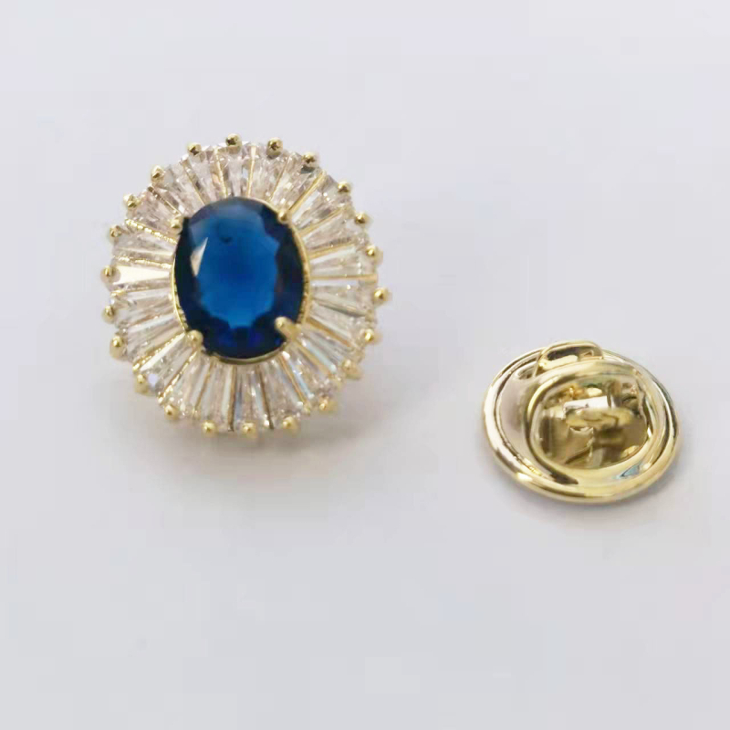 Ovratnički pin s mikrougrađenim cirkonima, minimalisticki i elegantan dodatak za košulju