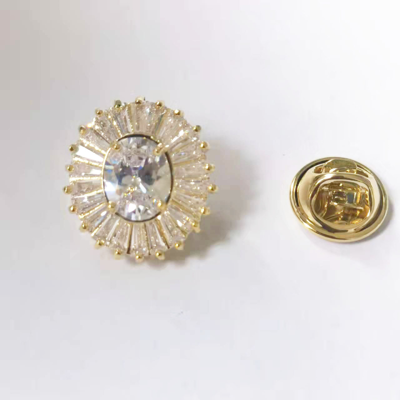 Ovratnički pin s mikrougrađenim cirkonima, minimalisticki i elegantan dodatak za košulju
