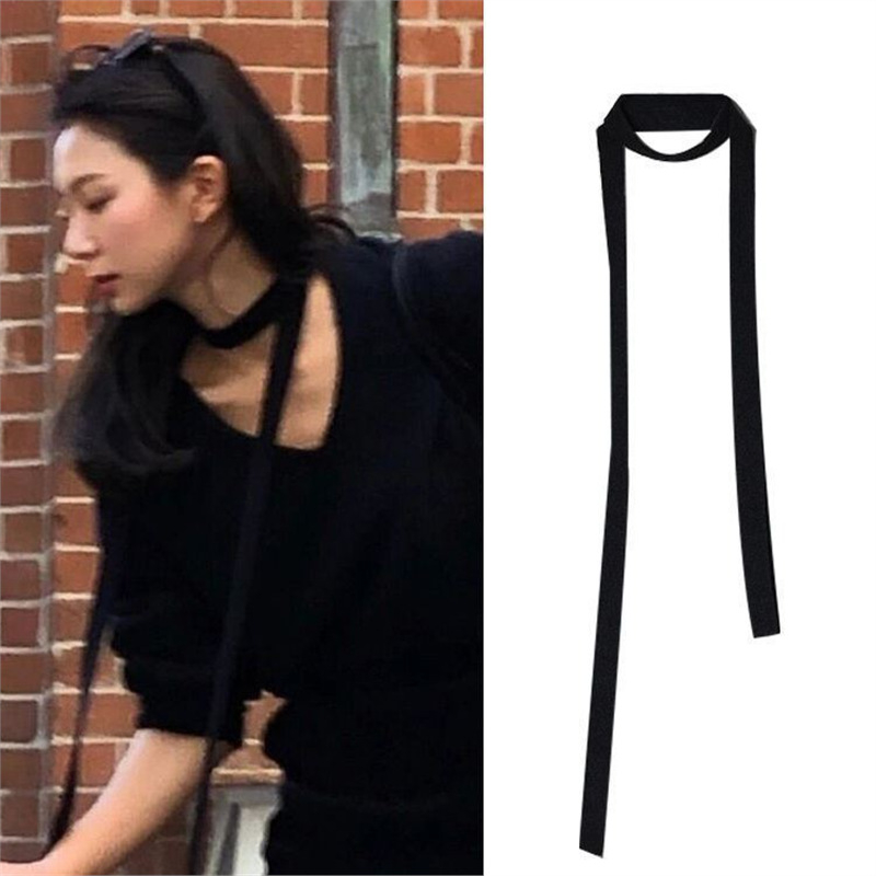 Crni pleteni ogrlica-choker, dugi uski šal u retro stilu