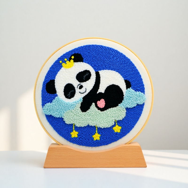 Kreativni set za punch needle embroidery – Panda ukras