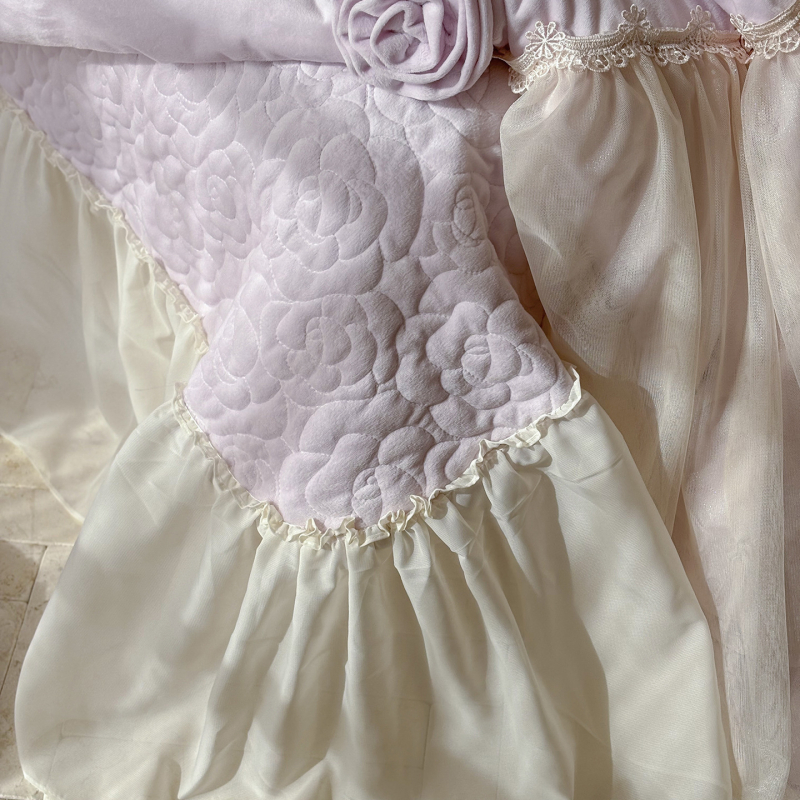 Girly Heart 2025 Set de lenjerie de pat velur în stil franțuzesc, cu flori 3D și dantelă la margine, set din patru piese, culoare Roșu Trandafir