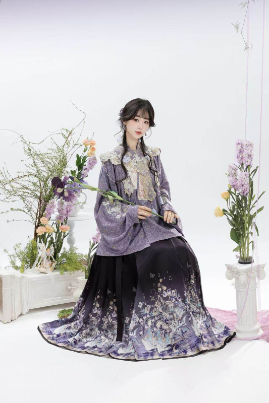 Luozhu Hanfu za žene, kineski stil dinastije Ming, kratka bluza s preklopnim ovratnikom i suknja Horse-face, proljetno izdanje za svakodnevno nošenje