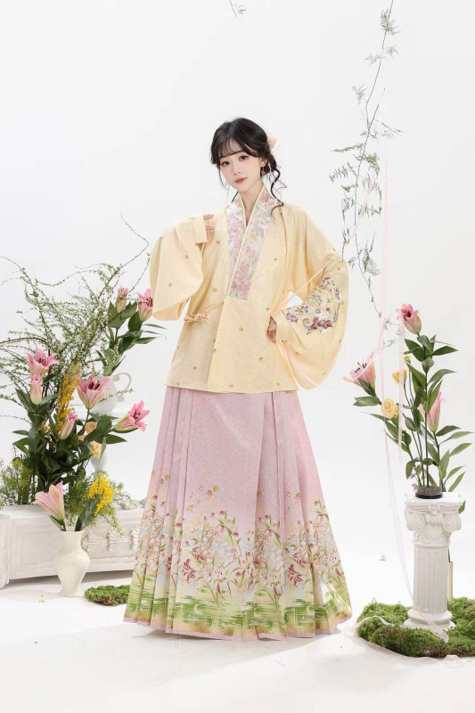Luozhu Hanfu za žene, kineski stil dinastije Ming, kratka bluza s preklopnim ovratnikom i suknja Horse-face, proljetno izdanje za svakodnevno nošenje