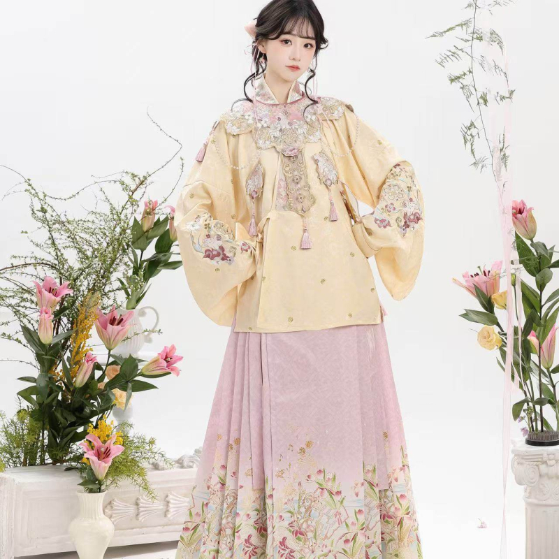 Luozhu Hanfu za žene, kineski stil dinastije Ming, kratka bluza s preklopnim ovratnikom i suknja Horse-face, proljetno izdanje za svakodnevno nošenje