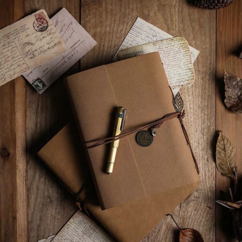 Retro DIY fotoalbum s darovnom kutijom za prikupljanje navijačkih memorabilija