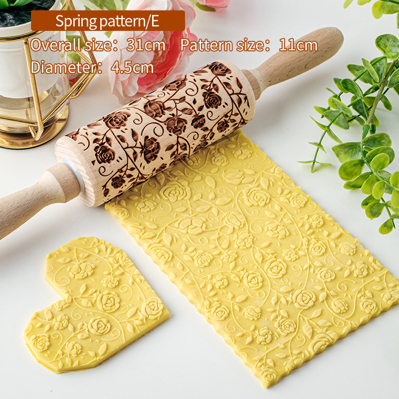 Valček na cesto s jarným vzorom, na sušienky a fondant, z dreva