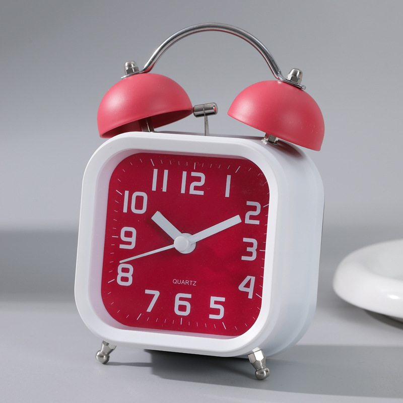 Tichý stolný budík pre študentov s nočným svetlom, hlasný alarm, jednoduchý moderný dizajn