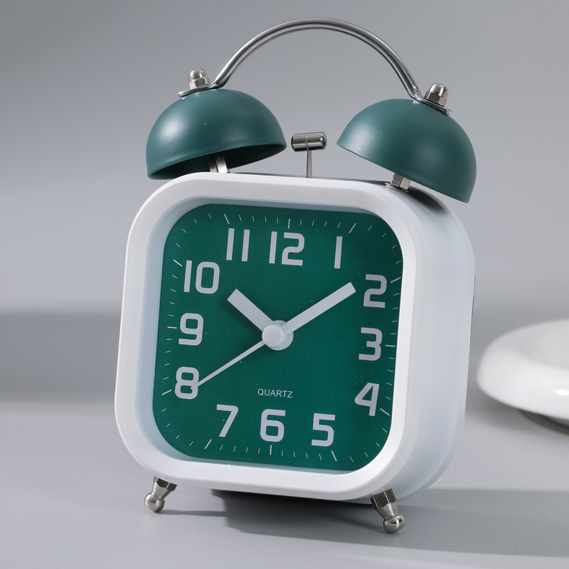 Tichý stolný budík pre študentov s nočným svetlom, hlasný alarm, jednoduchý moderný dizajn