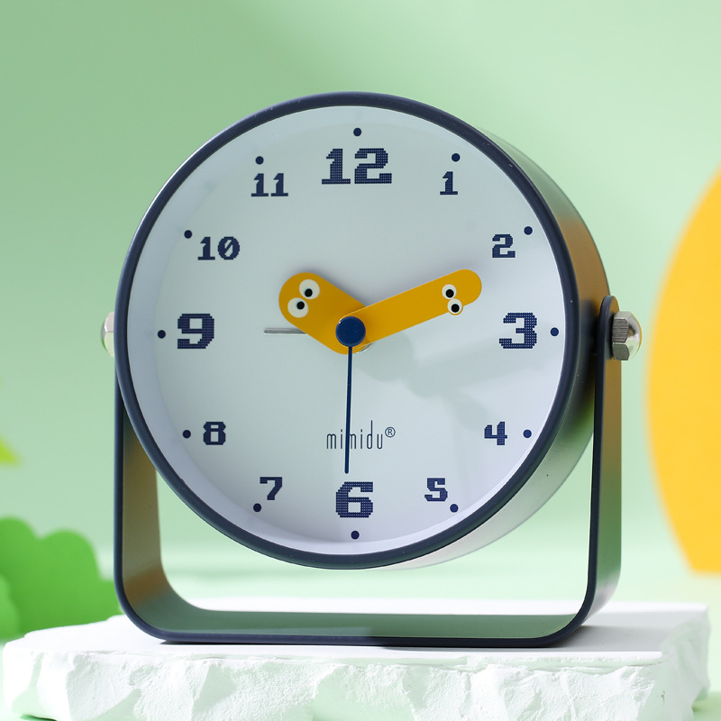 Stolný budík s roztomilým kresleným mechanickým dizajnom pre študentov, hlasný alarm