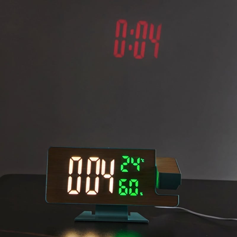 LED budík s veľkou obrazovkou a bambusovým povrchom, digitálny displej teploty a vlhkosti, projekcia na stole