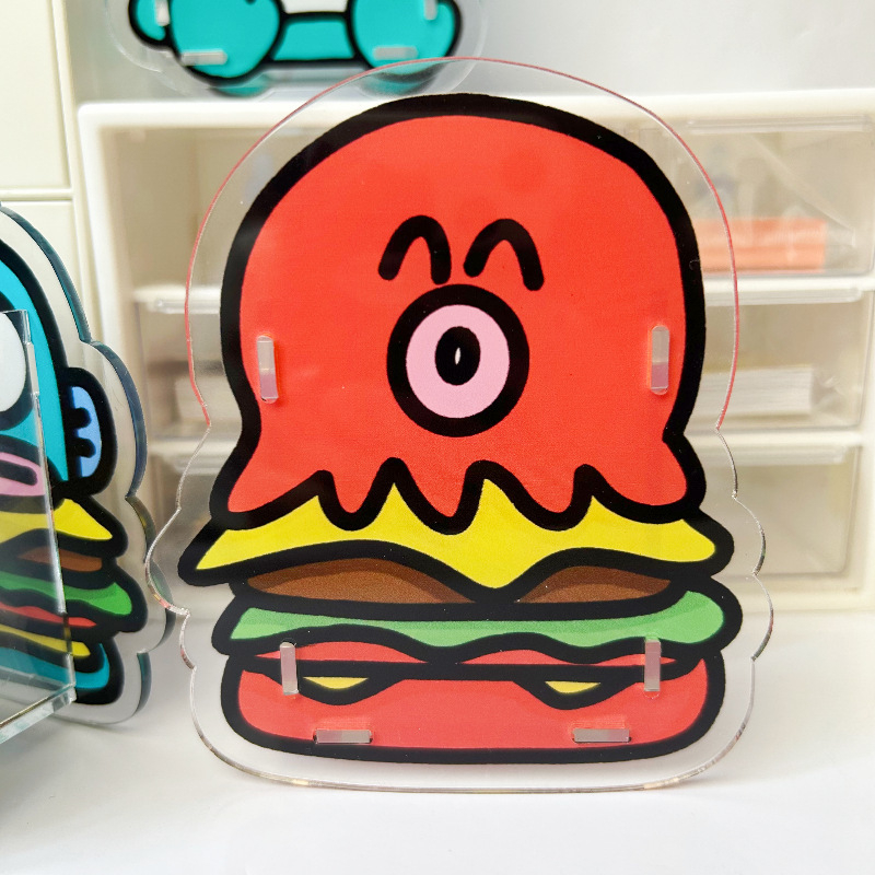 Kreatívny roztomilý akrylový stojan na ceruzky so Sanrio clownfish, stolový organizér pre kozmetiku a školské potreby