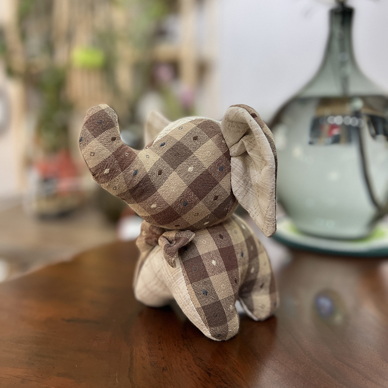 Patchworkový sloník – plyšová hračka s výšivkou Lu, ručne vyrobený DIY pre deti, roztomilý kreslený dekor do obývačky