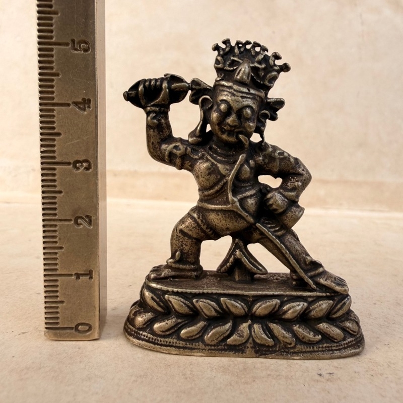 Tibetský štýl mosadzné malé Budhové sošky Guanyin s tisícimi rukami, buddhistické korálkové doplnky, retro ručne vyrábaný malý dekoratívny doplnok