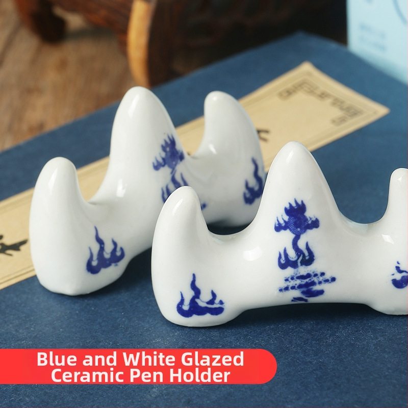 Modro-biely porcelánový stojan na perá s dizajnom kvetinovej glazúry horského vrchu, keramický stojan na perá do kancelárie