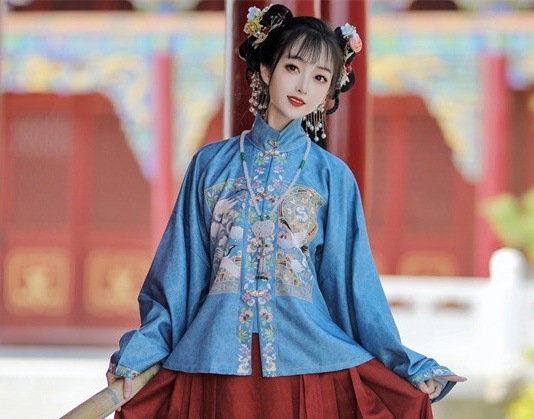 Ming dinastija Hanfu za žene, proljeće–jesen, komplet s horse-face suknjom, stojeći ovratnik, prednje kopčanje, svakodnevno nošenje, jesenski kineski stil