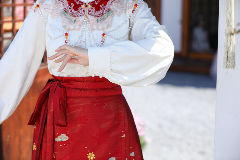 Novi kineski stil, crvena haljina s motivom feniksa za vjenčanje i zaruke