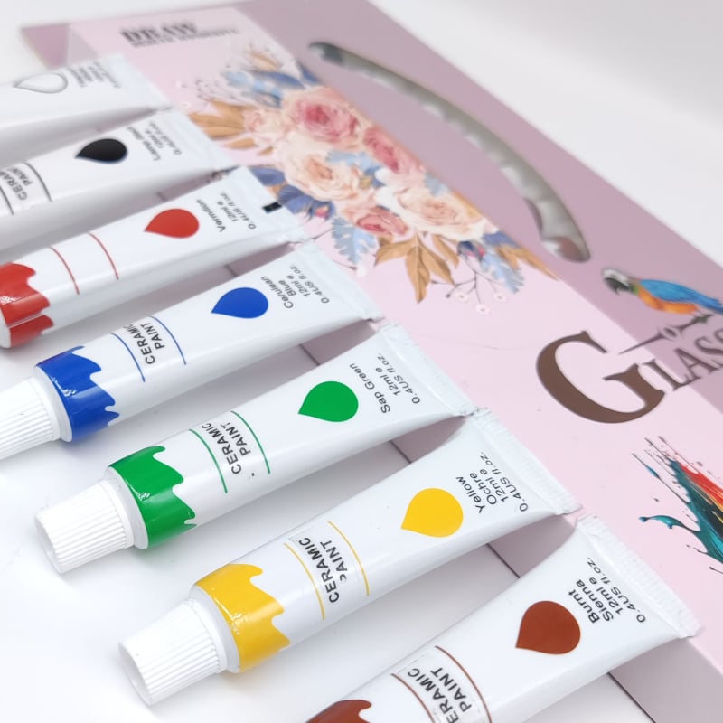 Set akrilnih boja s gouacheom i akvarelom za tekstil, staklo i keramiku – 12 boja, 12 ml cijevi.