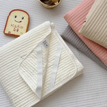 60S bavlnený quilted jednobarevný kryt na detskú postieľku s hebkou matracovou vložkou a vypolstrovaným plátnom pre škôlku