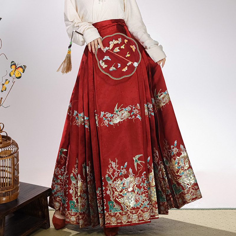 Κόκκινο σετ Hanfu για αρραβώνα με φλοράλ χρυσή κεντητή διακόσμηση, νέο κινεζικό στυλ, σατέν ύφασμα