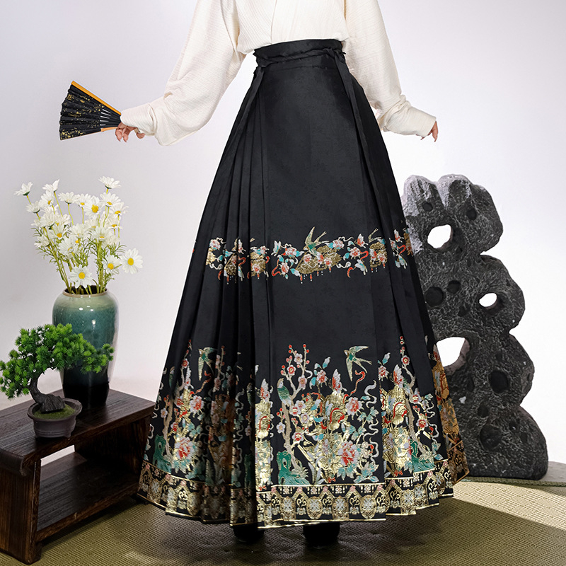 Κόκκινο σετ Hanfu για αρραβώνα με φλοράλ χρυσή κεντητή διακόσμηση, νέο κινεζικό στυλ, σατέν ύφασμα