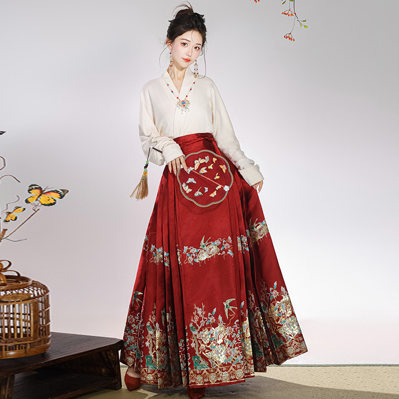 Κόκκινο σετ Hanfu για αρραβώνα με φλοράλ χρυσή κεντητή διακόσμηση, νέο κινεζικό στυλ, σατέν ύφασμα