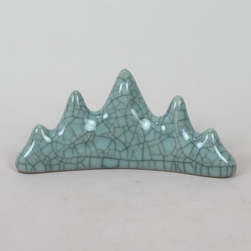 Stojan na pero z porcelánu Longquan Celadon s horským motívom, držiak na štetce a doplnok k študentským štyrom pokladom