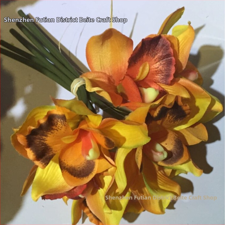 Umelá kytica kvetov s cymbidium orchideou, ružami a pivóniami pre svadby a domácu výzdobu