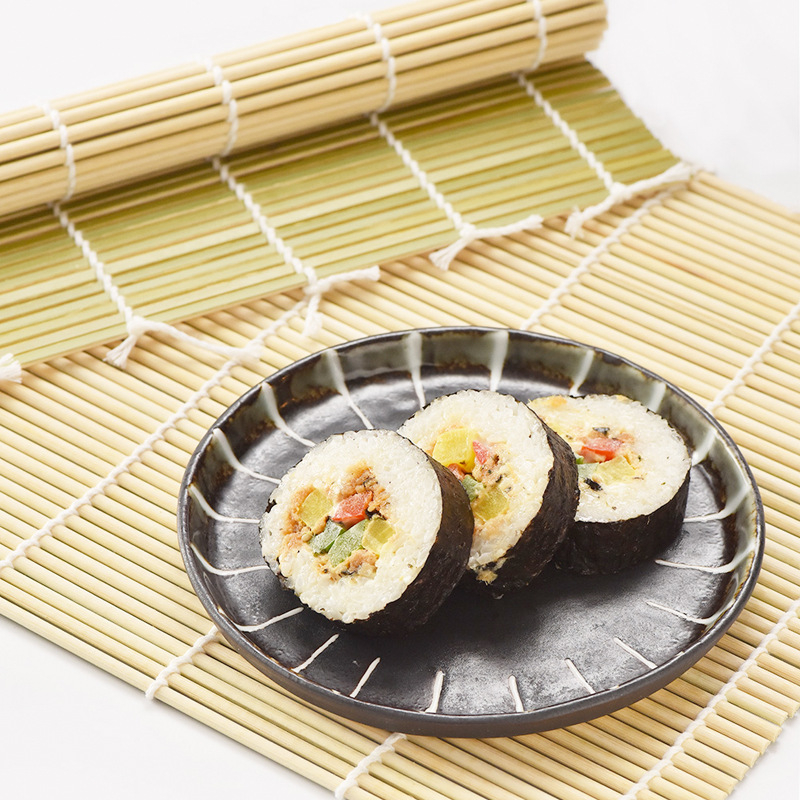 Kompletná sada nástrojov na prípravu japonského sushi so formami na guličky z ryže a nori