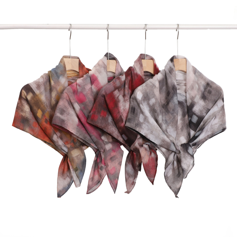 Kvadratni šal od Bali niti s tie-dye uzorkom, višebojan, lagan, zaštita od sunca