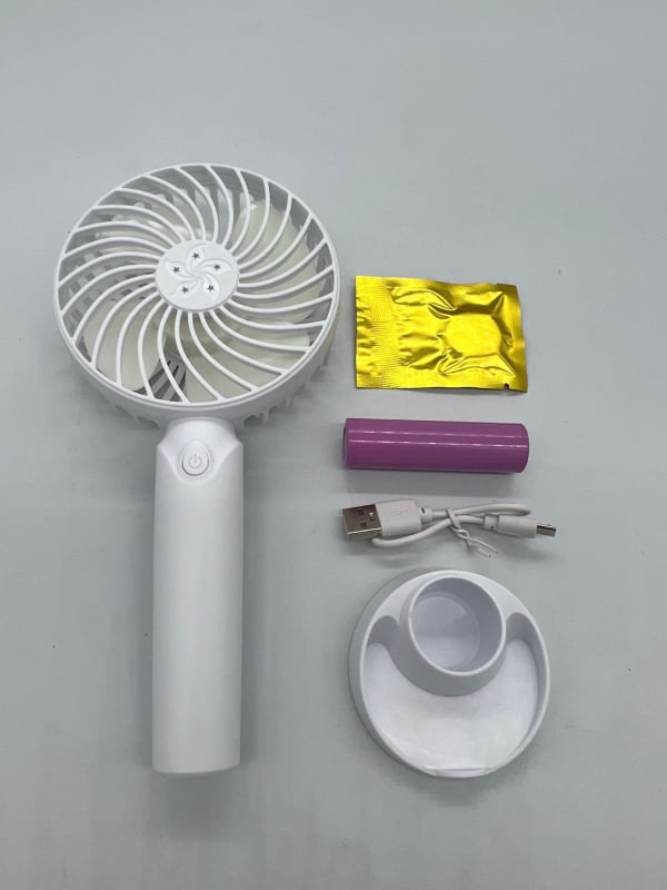 Mini prenosný USB ventilátor – stolný a ručný, pre internát a vonkajšie použitie, 3 rýchlosti, vymeniteľná batéria, nabíjanie cez USB