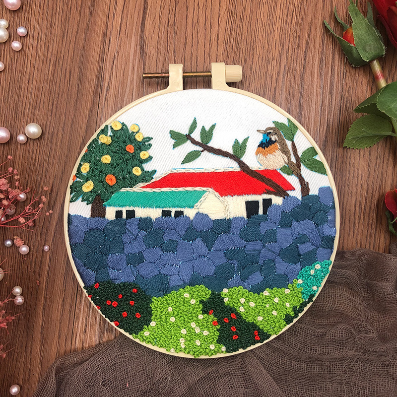 DIY set na vyšívanie s krajinou na látke, materiály a návod sú súčasťou