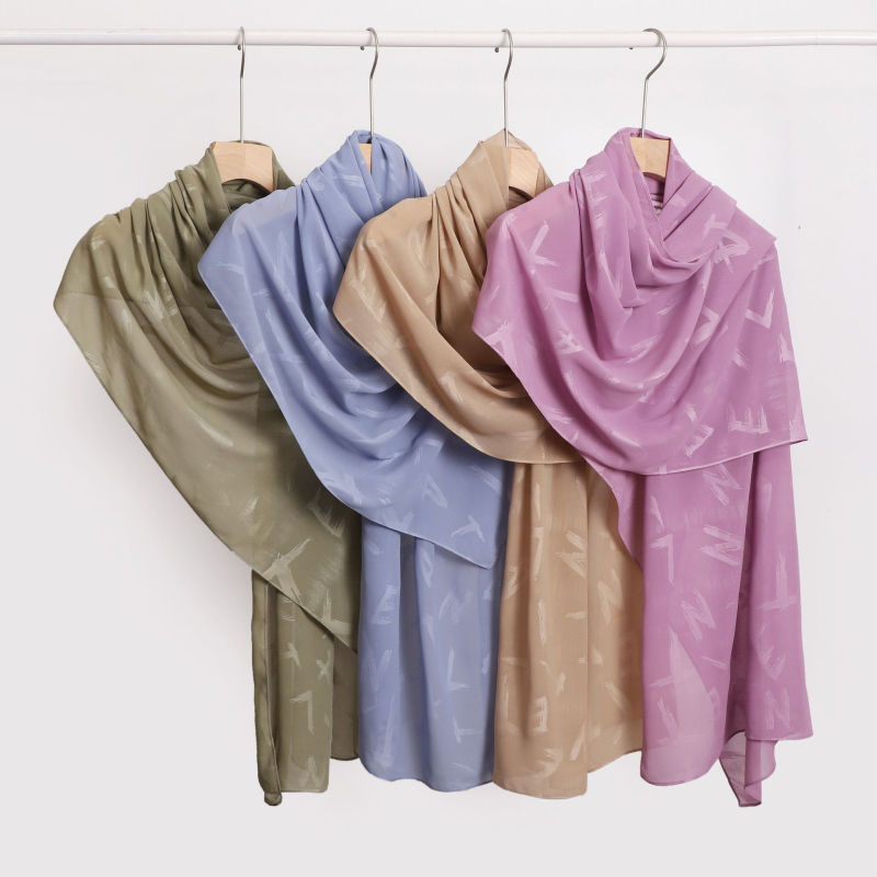 Chiffon sál domborított betűkkel, etnikus stílusú sál, 175 × 70 cm