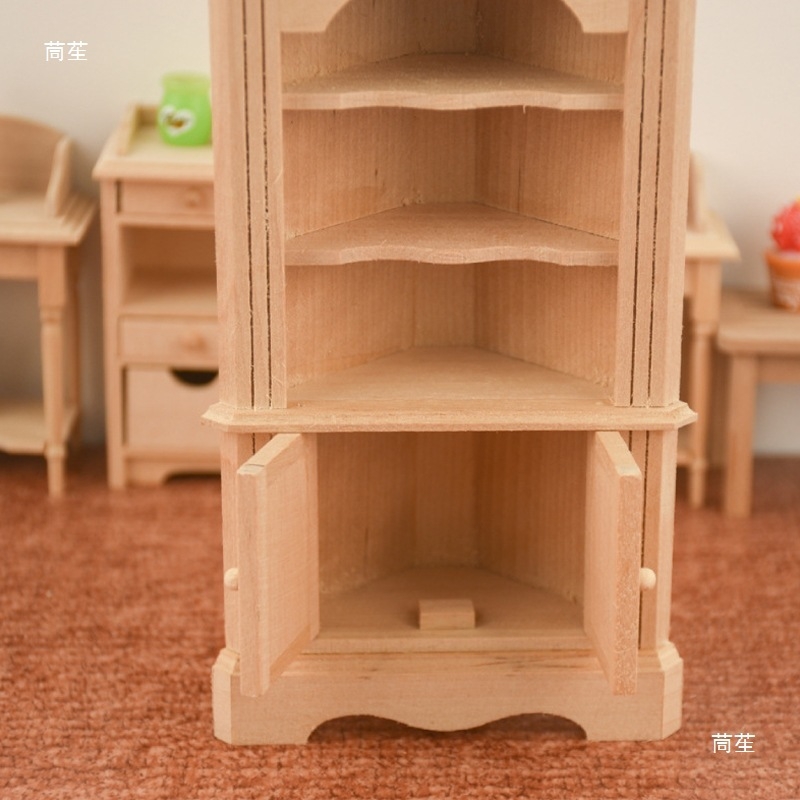 Drevený trojuholníkový kabinet pre bábkový dom, ručne vyrobený výstavný regál OB11 scénu