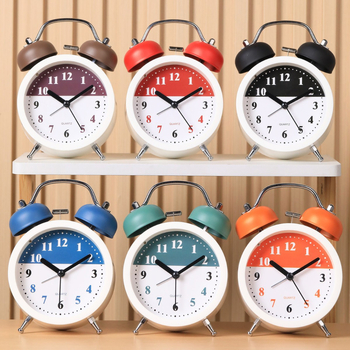 Nový minimalistický kovový budík, retro okrúhly stolný budík s tichým chodom a číselným ciferníkom, budík s hlasným zvukom pre internáty