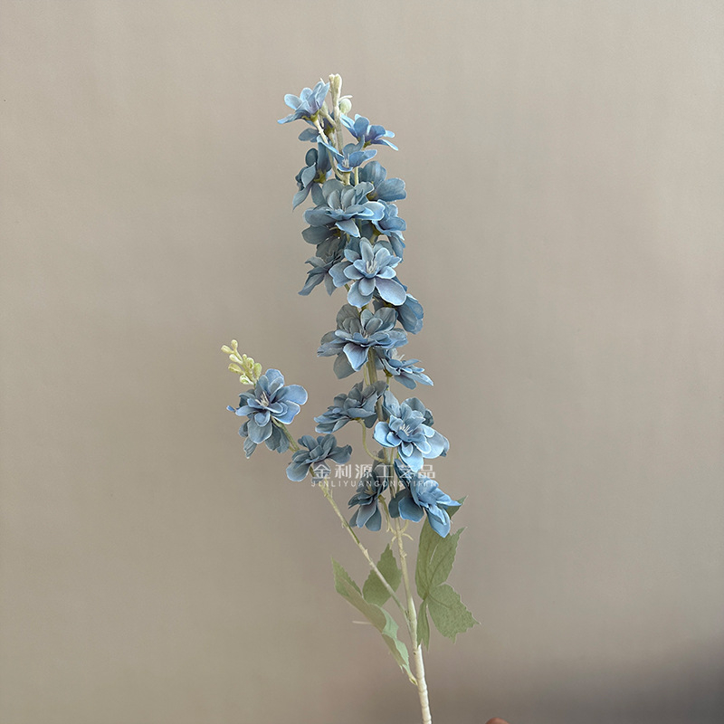 Umelé kvety na svadbu - Delphinium s dvojramenným stonkom, flokovaná dekorácia do svadobnej sály