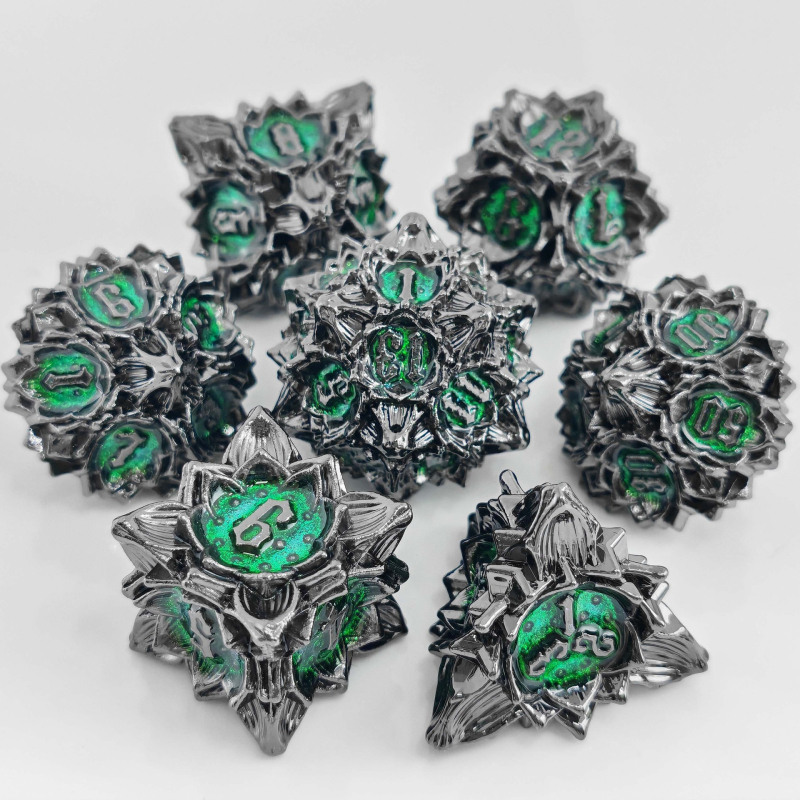Metalni set kockica za stolne RPG igre: Dungeons & Dragons i Cthulhu