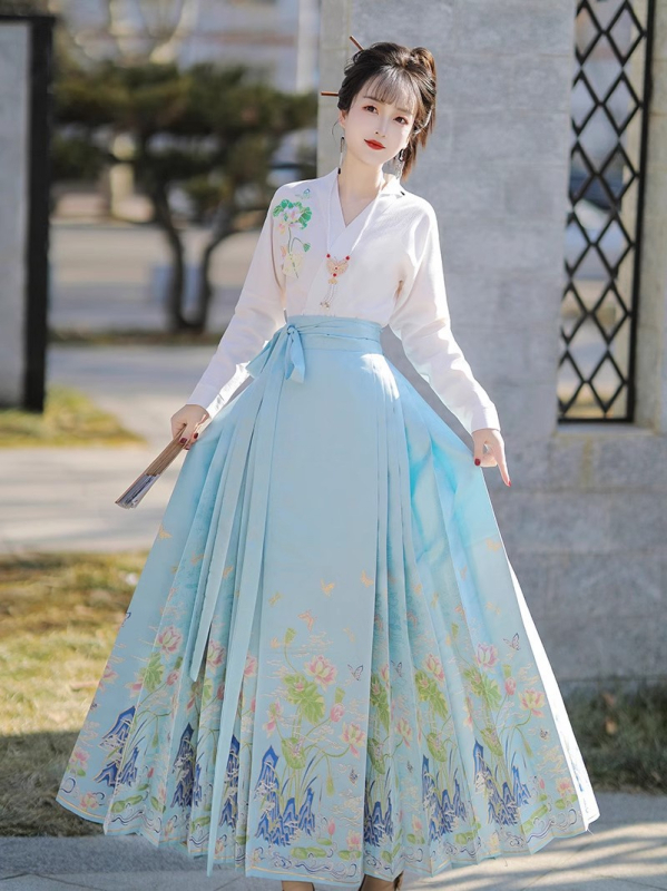 Lotus Fairy: zlatno upletena floralna ukras na suknji u stilu horse-face, Hanfu set za žene, novi kineski stil, svakodnevno nošenje