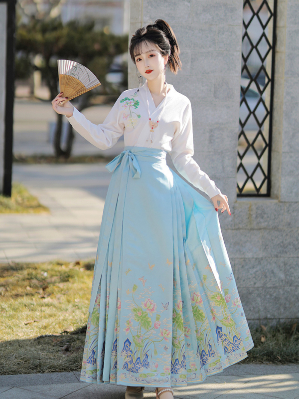 Lotus Fairy: zlatno upletena floralna ukras na suknji u stilu horse-face, Hanfu set za žene, novi kineski stil, svakodnevno nošenje