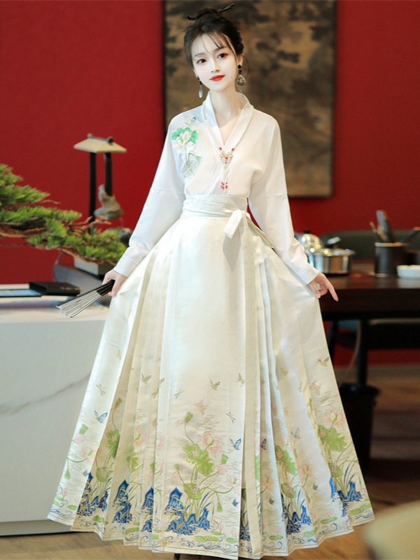Lotus Fairy: zlatno upletena floralna ukras na suknji u stilu horse-face, Hanfu set za žene, novi kineski stil, svakodnevno nošenje