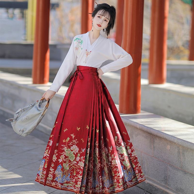 Lotus Fairy: zlatno upletena floralna ukras na suknji u stilu horse-face, Hanfu set za žene, novi kineski stil, svakodnevno nošenje
