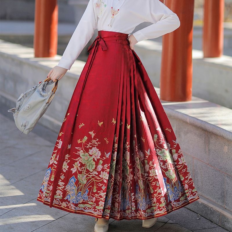 Lotus Fairy: zlatno upletena floralna ukras na suknji u stilu horse-face, Hanfu set za žene, novi kineski stil, svakodnevno nošenje