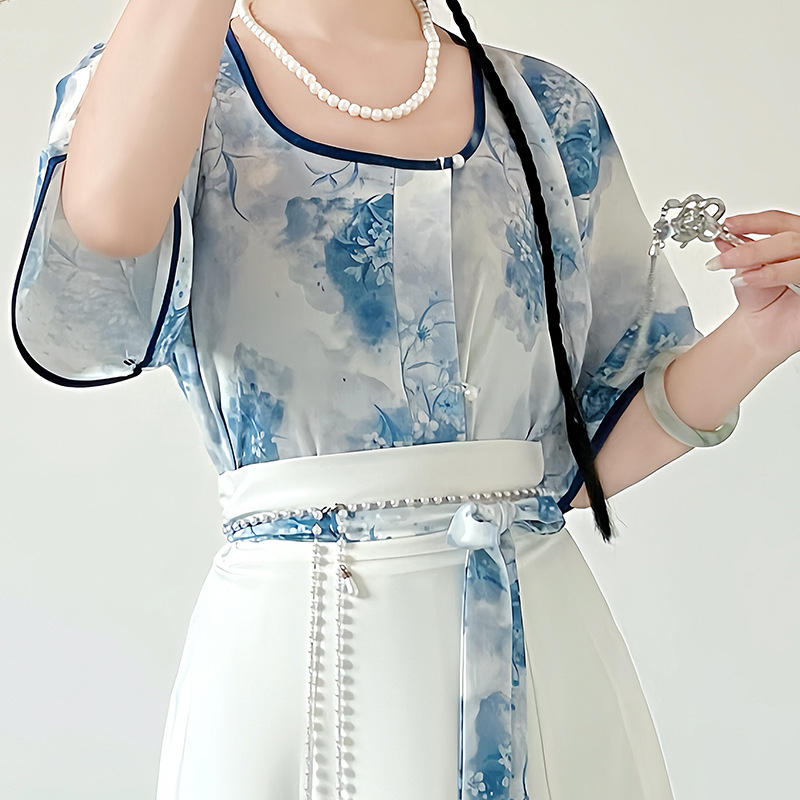 Mucha Original — Mali Tang stil Hanfu ispisni set: cvjetni uzorak, kratki rukavi, okrugli izrez i suknja s osam panela za svakodnevnu upotrebu