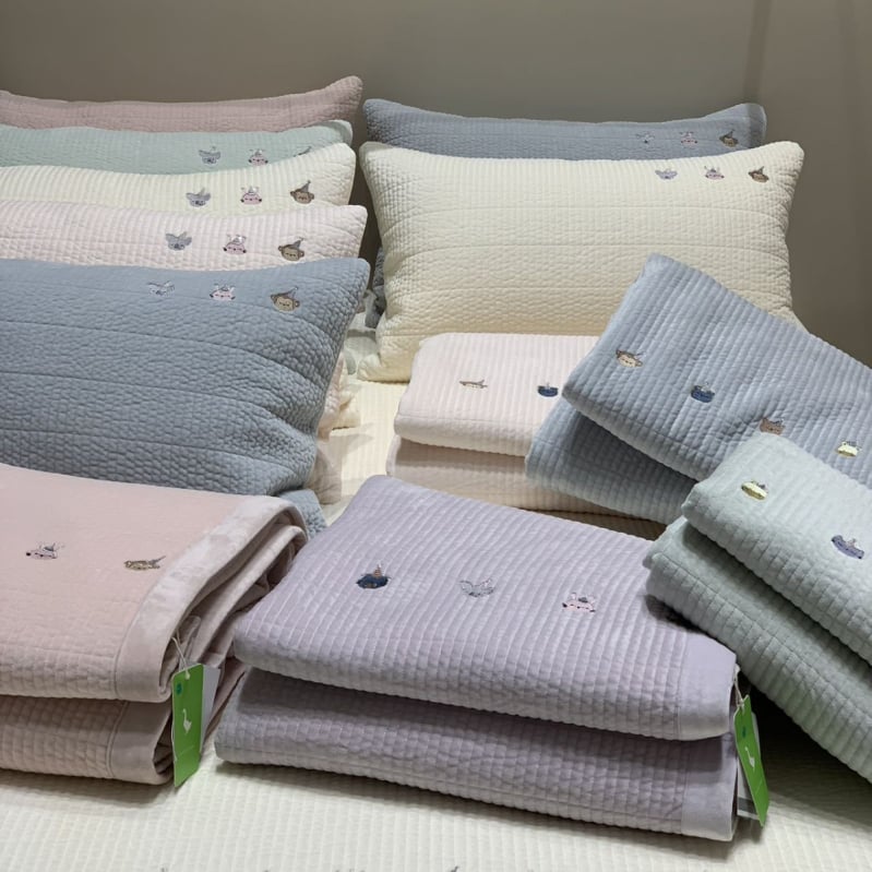 Kórejský štýl, kreslený dizajn inšpirovaný Instagramom, trojdielny set na dvojlôžko 2.2 m, prešívaný plyš polyester, na všetky ročné obdobia